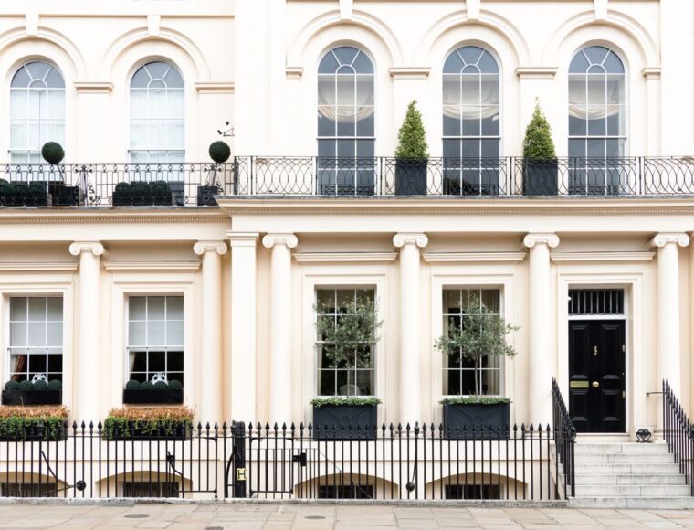 Beautiful white stucco front heritage building in Central London